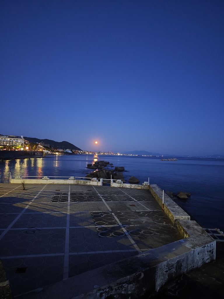 Golfo di Salerno di notte